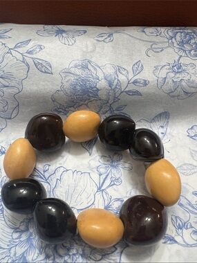 Hawaiian kukui nut bracelet